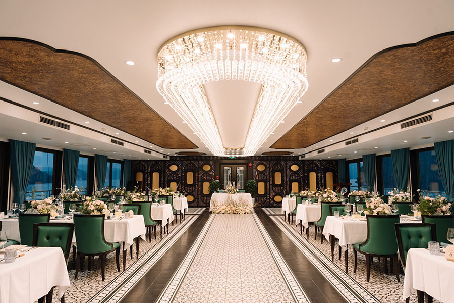 Siêu Du thuyền Catherine Cruise 2 Ngày 1 Đêm