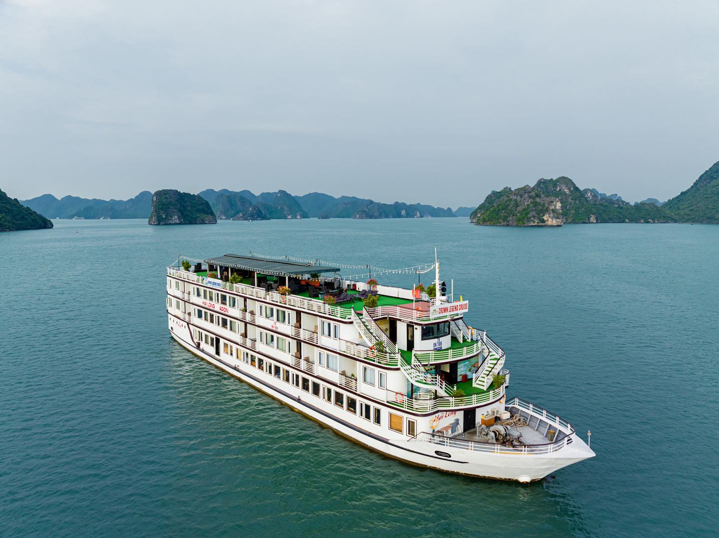 Du thuyền Hạ long Crown Legend 2 ngày 1 đêm