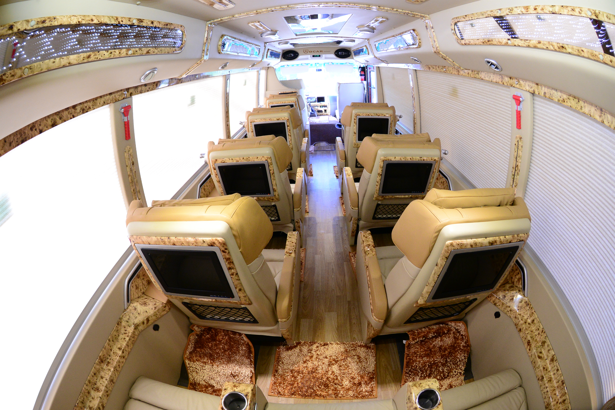 Thuê xe Fuso Rosa Limousine President 12 chỗ