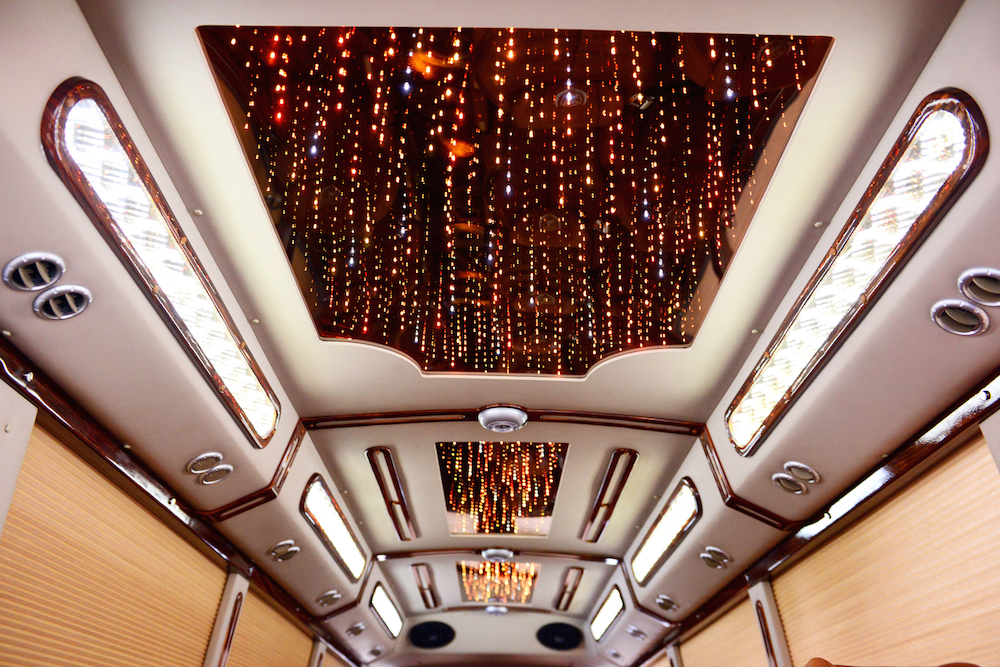 Thuê Xe Fuso Dcar Limousine 19 chỗ