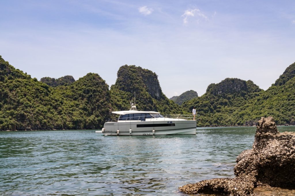 Cho thuê du thuyền cá nhân vịnh Hạ Long 