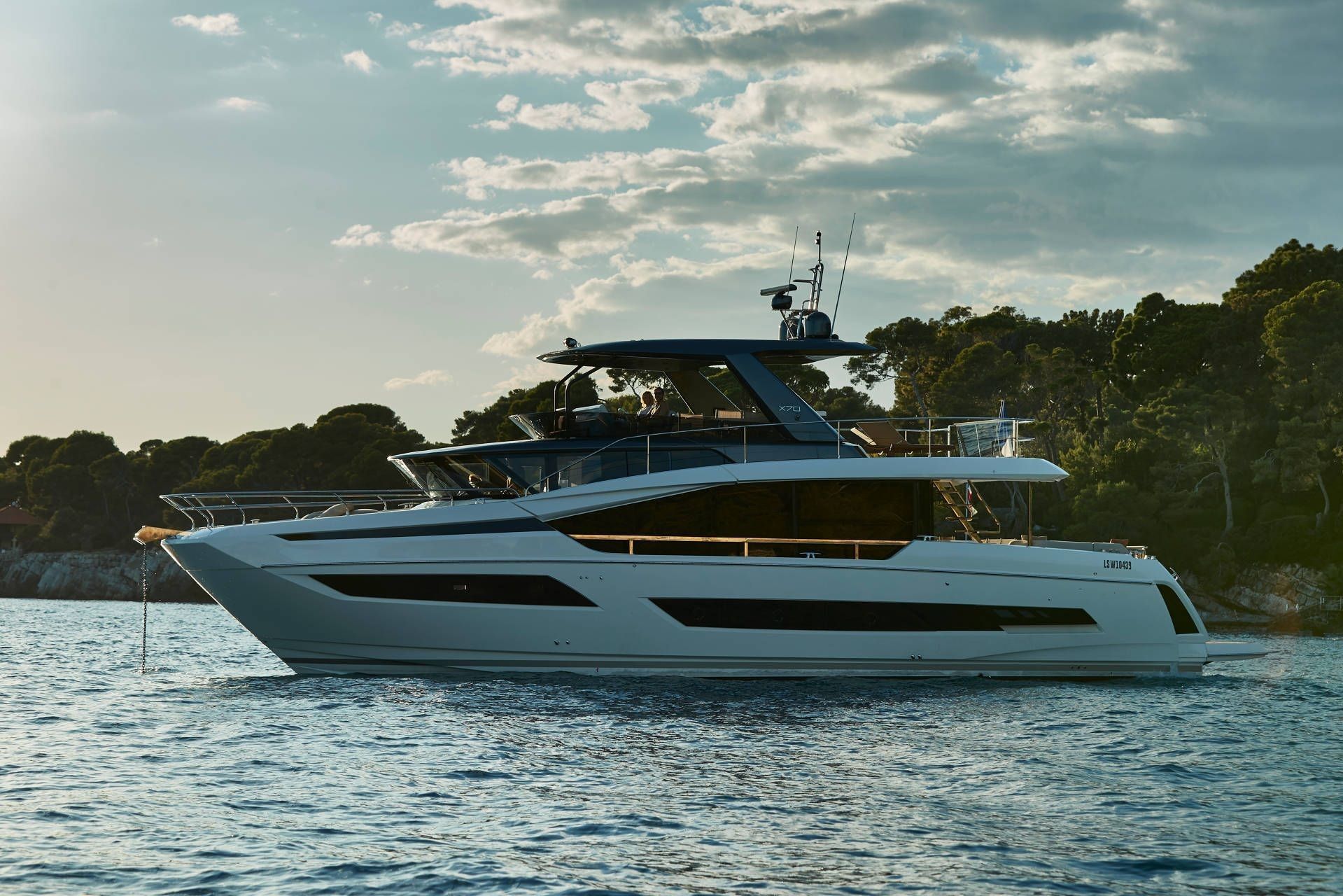 Cho thuê du thuyền cá nhân vịnh Hạ Long 