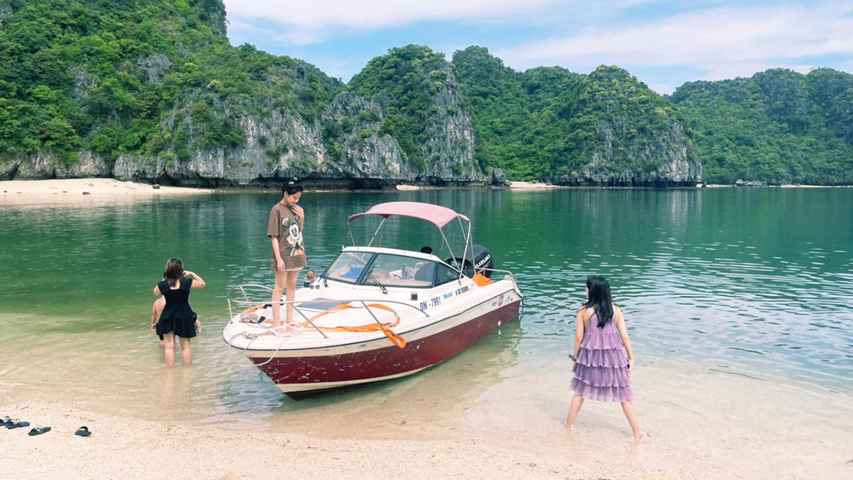 Tour tham quan vịnh Hạ Long bằng Cano