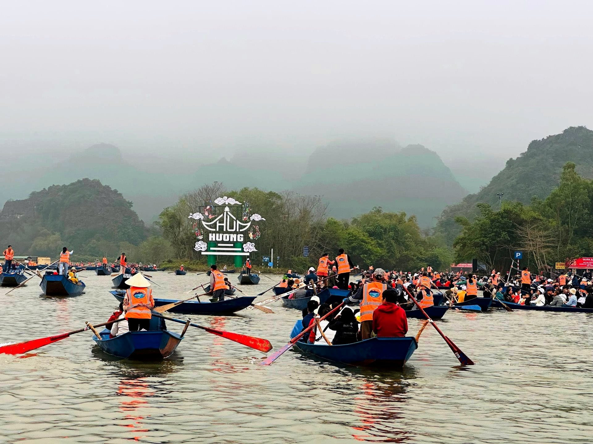 Tour lễ hội Chùa Hương 1 ngày