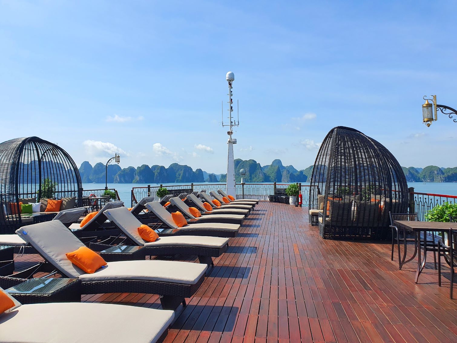 Du thuyền Hạ Long Indochine Premium 2 ngày 1 đêm