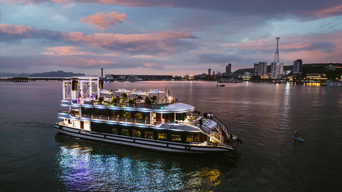 Du thuyền Iris Hạ Long Cruise 1 ngày