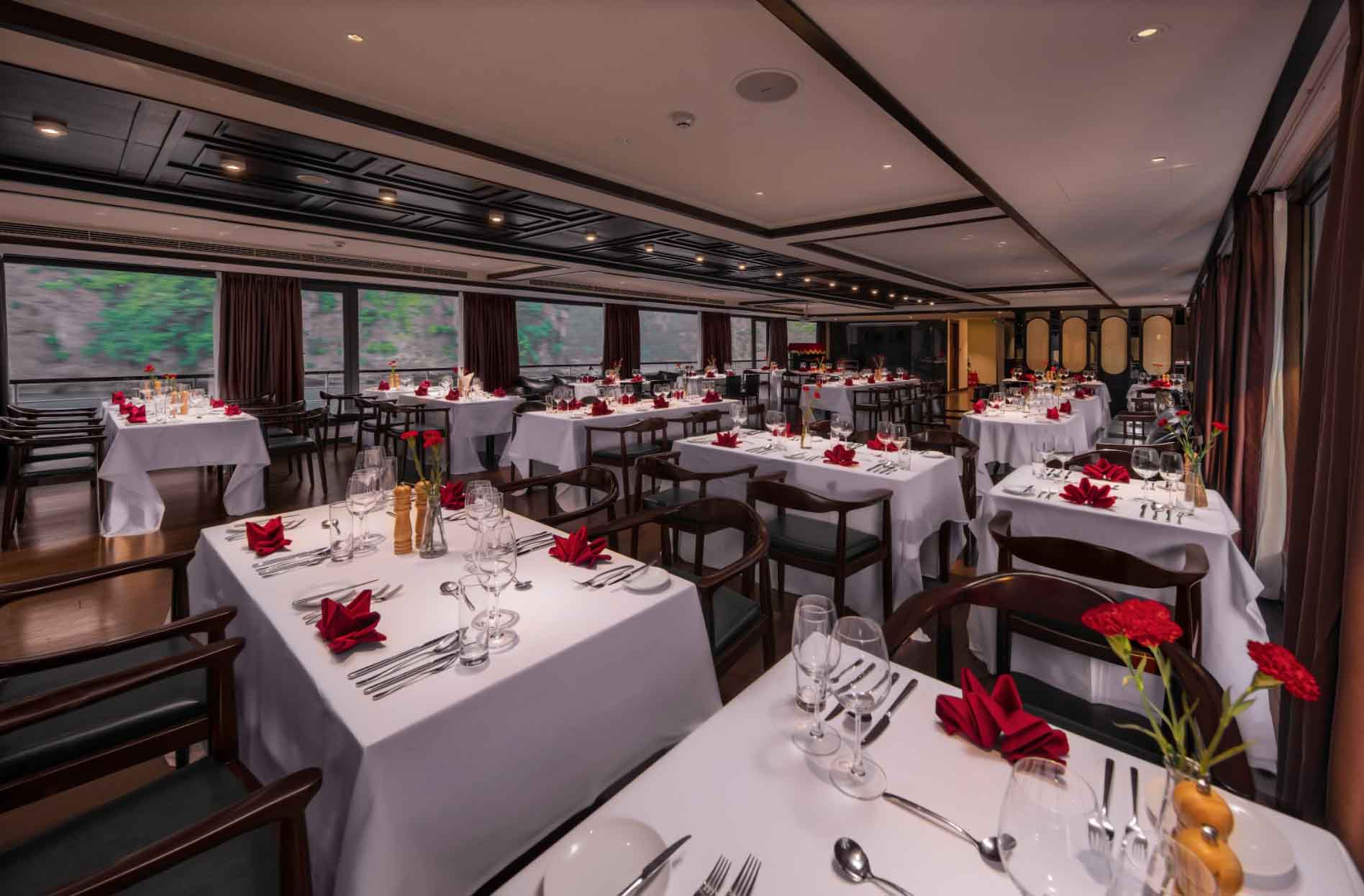 Du Thuyền Scarlet Pearl Lan Hạ 2 ngày 1 đêm