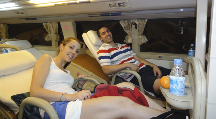 XE Bus giường nằm Hà Nội - Udomxay