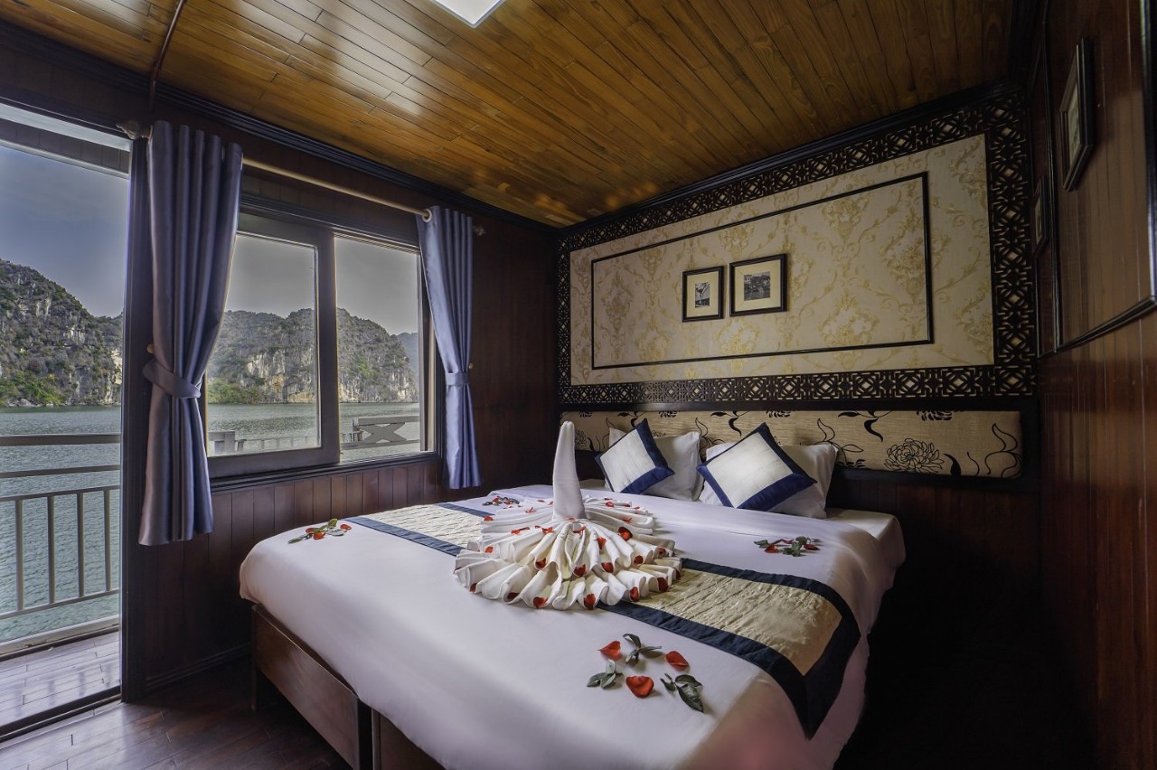 Tour du lịch Hạ Long ngủ đêm trên du thuyền 2 ngày 1 đêm