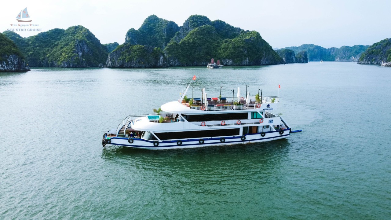Tour ngắm Hoàng Hôn vịnh Lan Hạ trên tàu Sea Star 5 sao