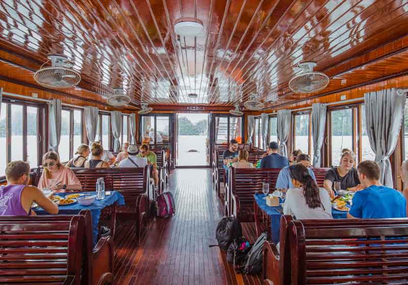 Tour Vịnh Lan Hạ - Ba Trái Đào - Làng Cổ Việt Hải 1 ngày